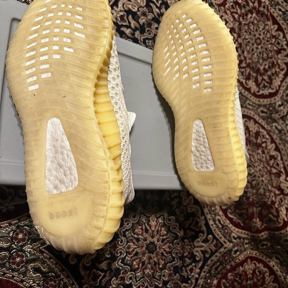 Original Yeezys 350 Boost Barely worn / men’s 7.5 womens 9